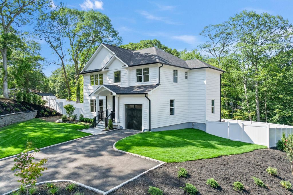 Photo of 30 Middleville Road, Northport, NY 11768 (MLS # 880074)