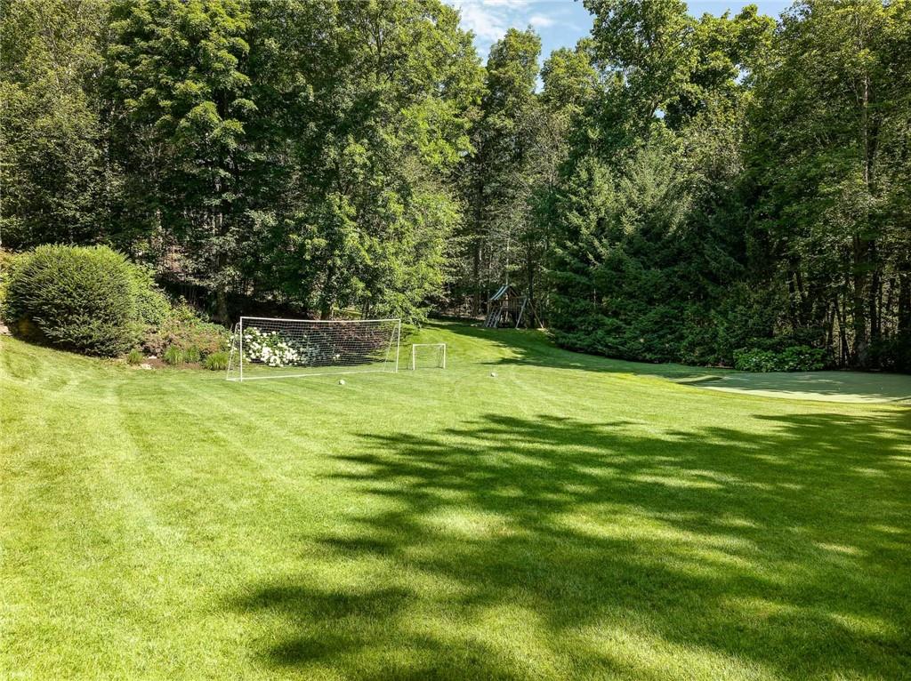 17 Cowdray Park Drive, Armonk, New York image 34