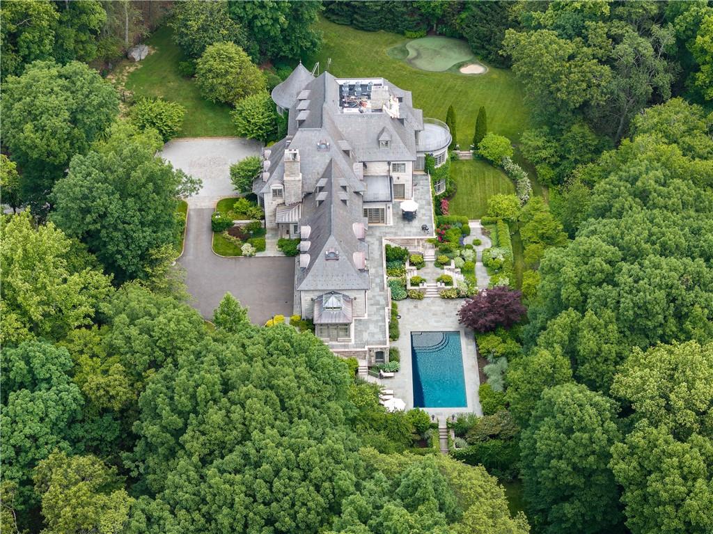 17 Cowdray Park Drive, Armonk, New York image 2