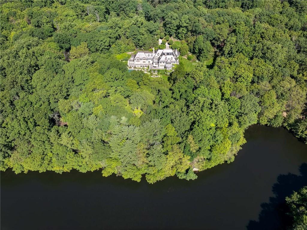 17 Cowdray Park Drive, Armonk, New York image 36