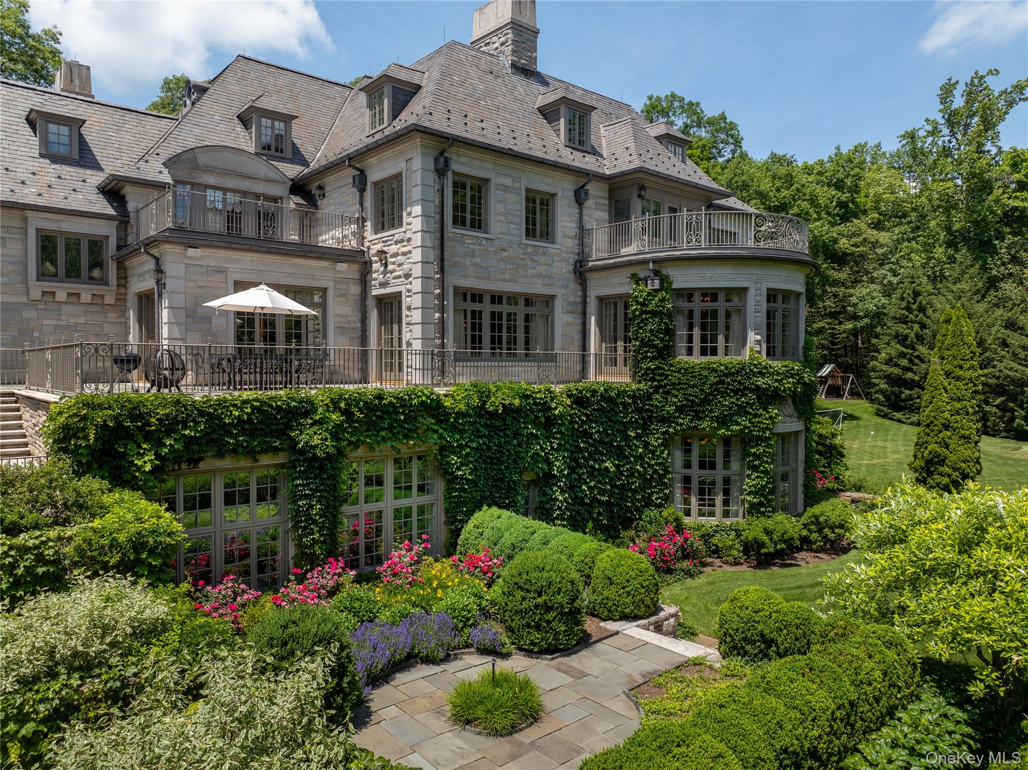 17 Cowdray Park Drive