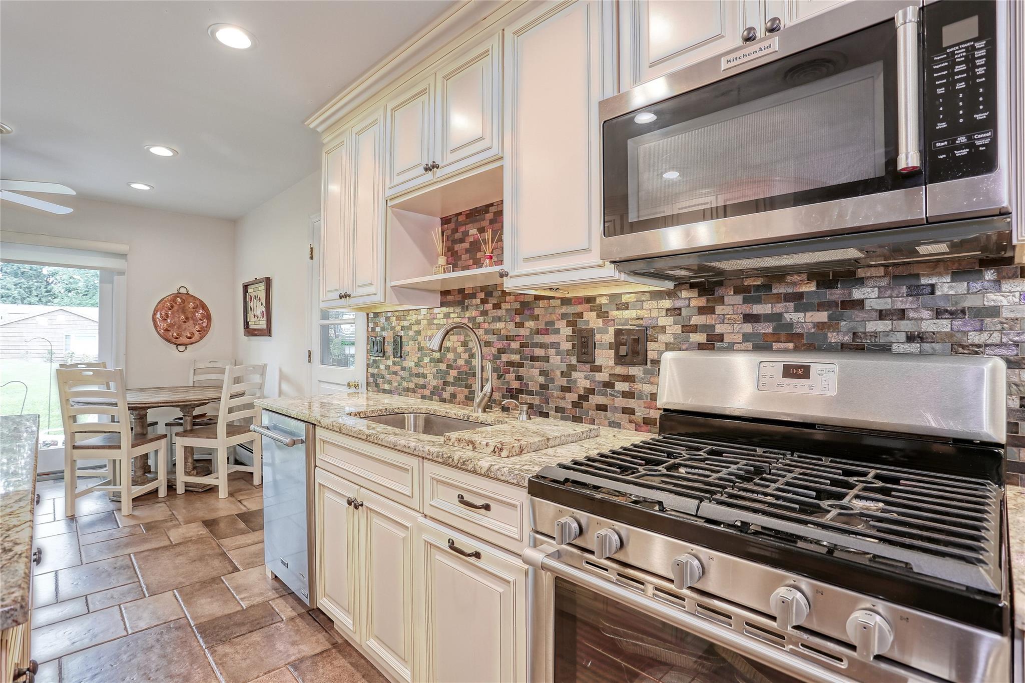 50 Jefferson Lane, New City, New York image 9