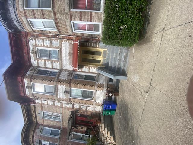 87 Street, Woodhaven, Queens, NY - 3 Bedrooms  
1 Bathrooms  
6 Rooms - 