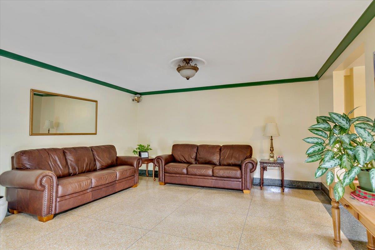 4265 Webster Avenue 7D