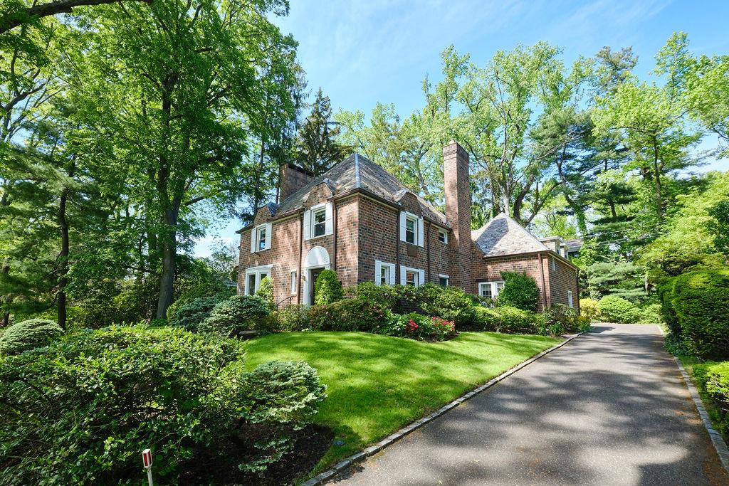 21 Hereford Road, Great Neck, New York image 24