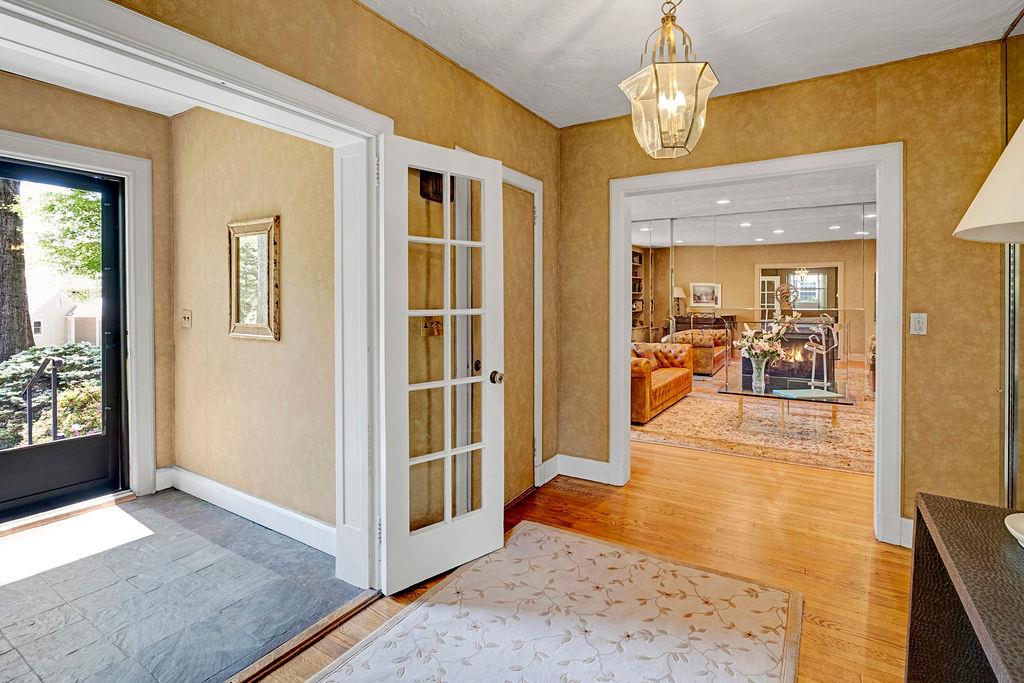 21 Hereford Road, Great Neck, New York image 3