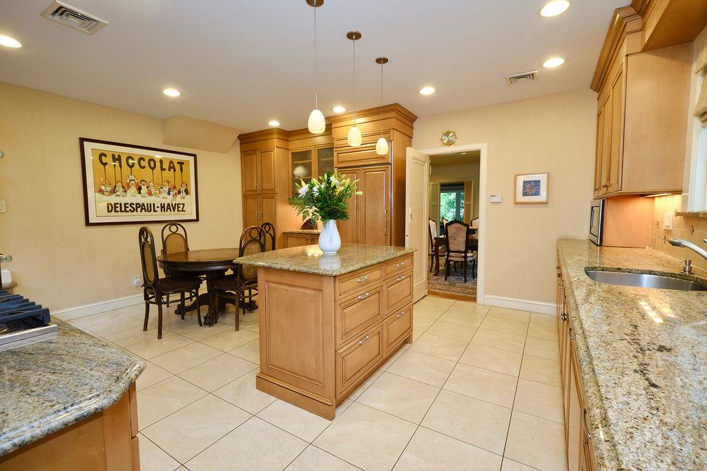 21 Hereford Road, Great Neck, New York image 11