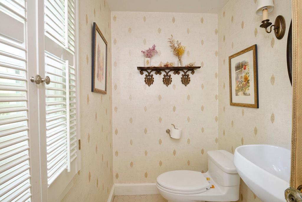 21 Hereford Road, Great Neck, New York image 13