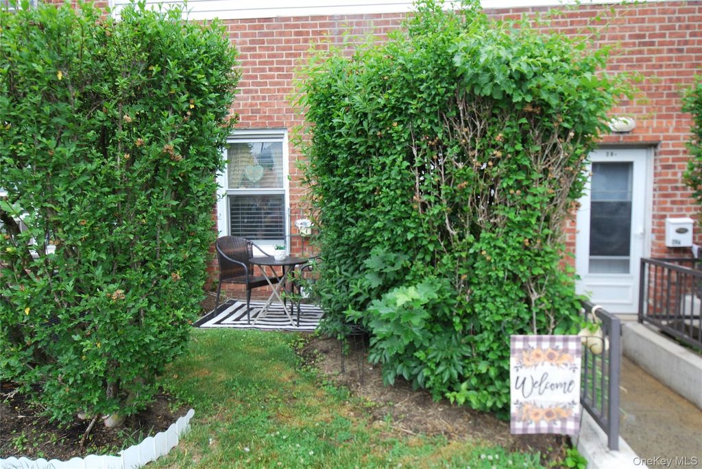 Photo of 20 Burbank Street #O-B, Yonkers, NY 10710 (MLS # 1001890)