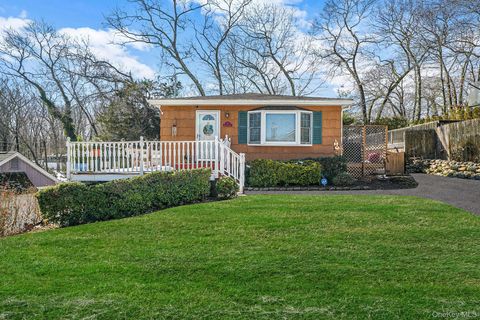 Photo of 6 Hillside Road, Sound Beach, NY 11789 (MLS # 1029388)