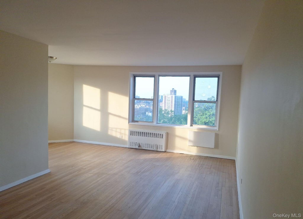 Photo of 3475 Greystone Avenue #7E, Bronx, NY 10463 (MLS # 1065599)