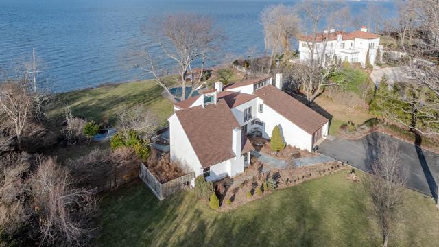 Richard Path, Nissequogue, Hamptons, NY - 6 Bedrooms  
4 Bathrooms - 