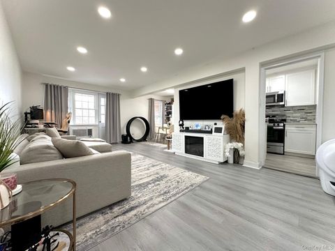 15115 84th Street 3M Howard Beach NY 11414