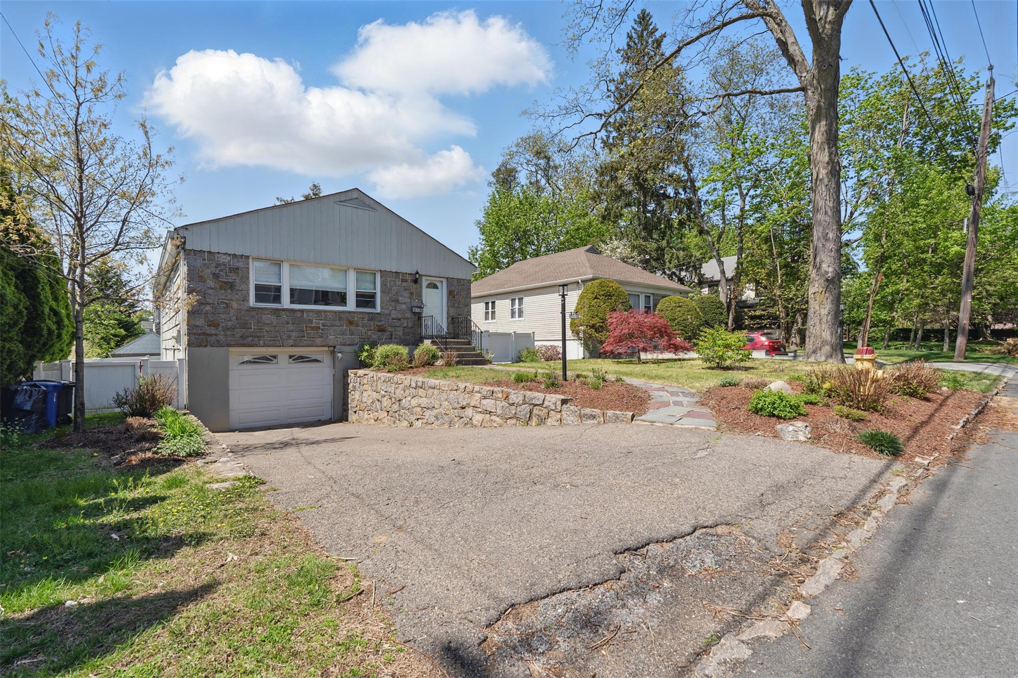 Rental Property at Lyons Road, Scarsdale, New York - Bedrooms: 3 
Bathrooms: 2 
Rooms: 7  - $8,000 MO.