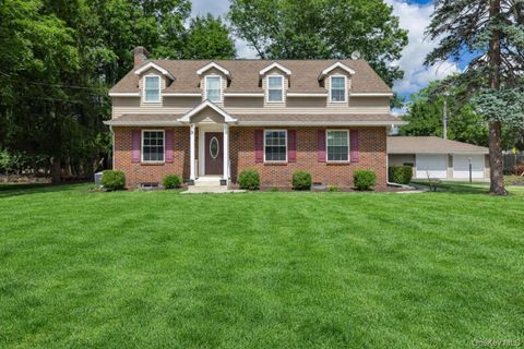 Homes For Sale - 3 Mansion Drive<br/> Hyde Park, NY 12538