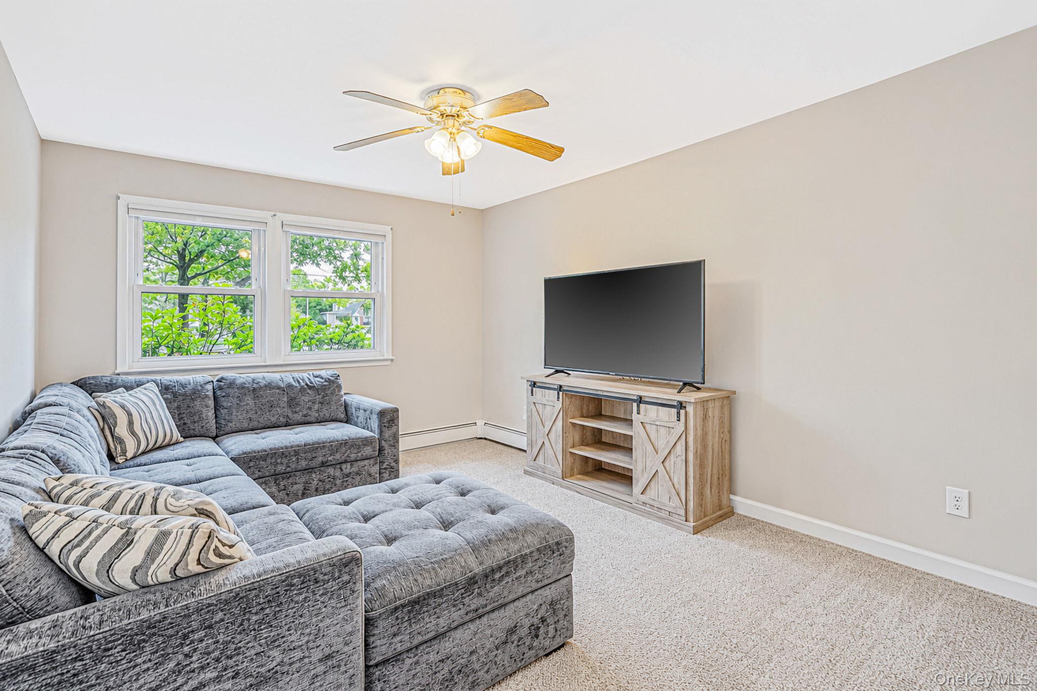 102 Robinson Avenue - Photo 3