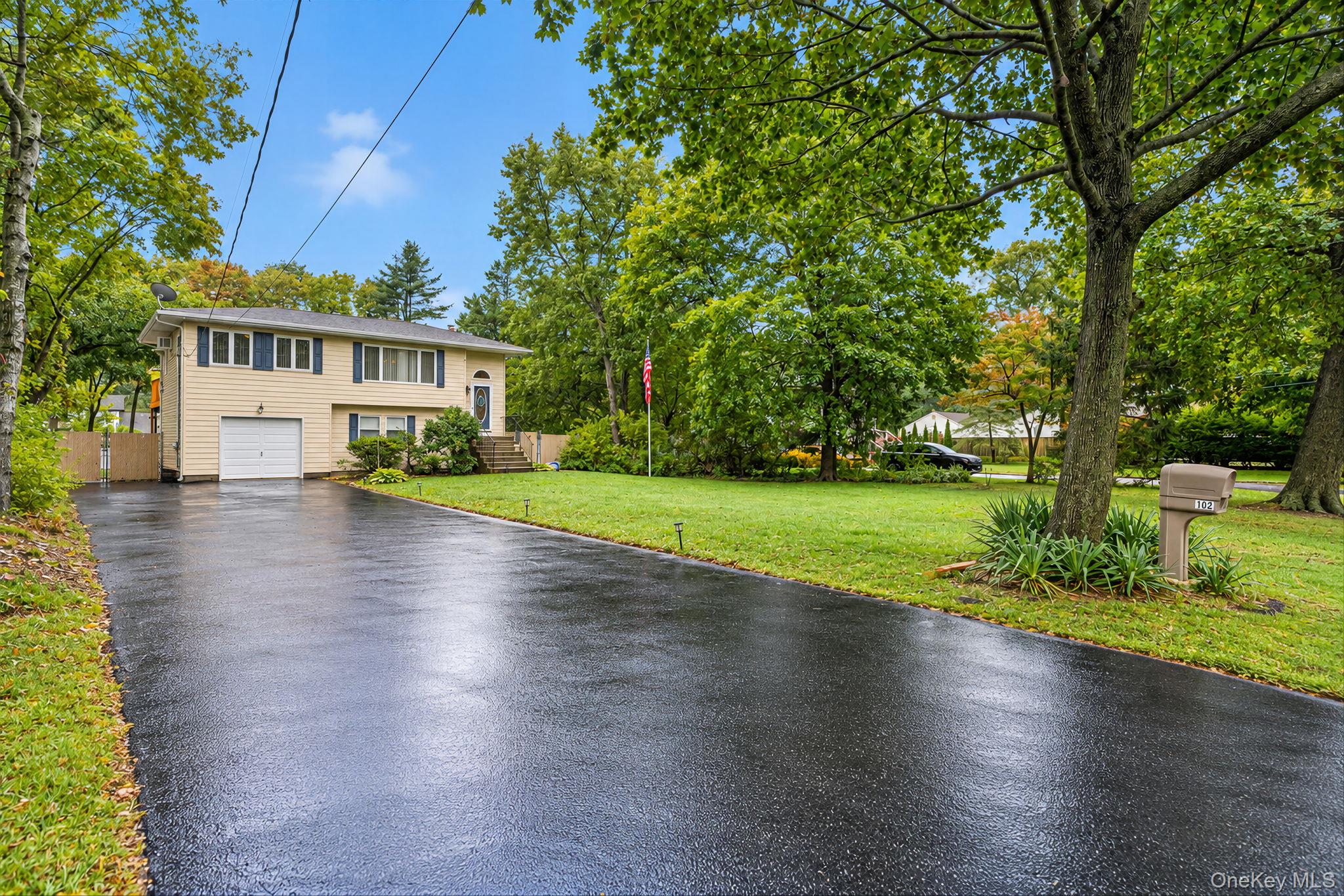102 Robinson Avenue - Photo 2
