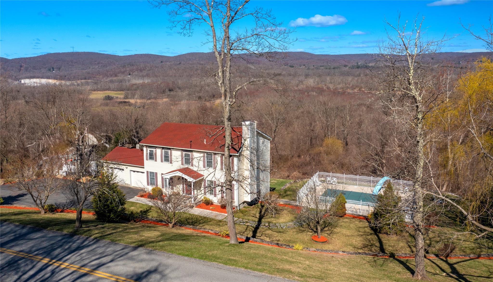 135 S Quaker Hill Road, Patterson, New York image 2