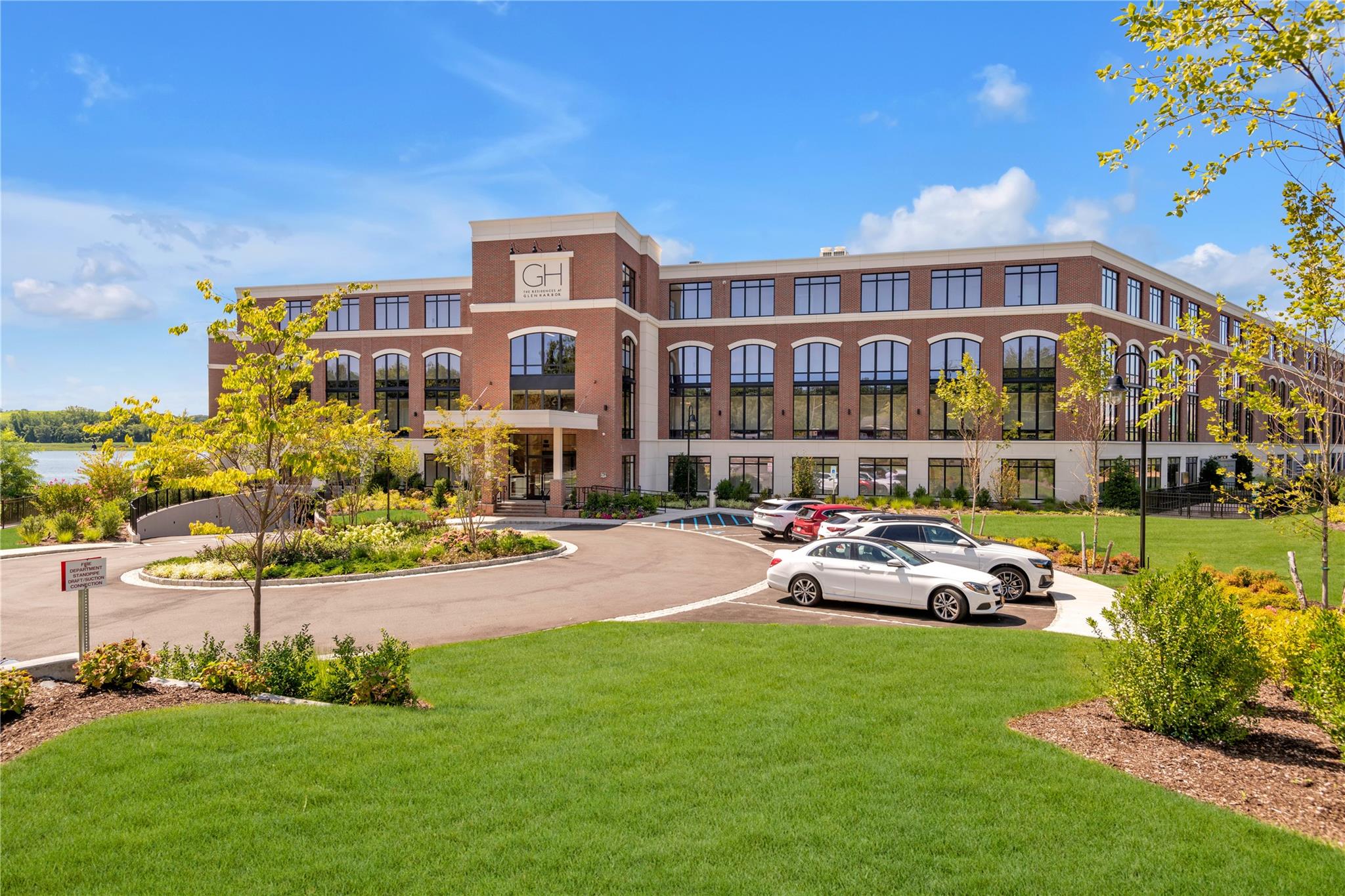 10 Shore Road #UNIT 107, Glenwood Landing, New York image 1