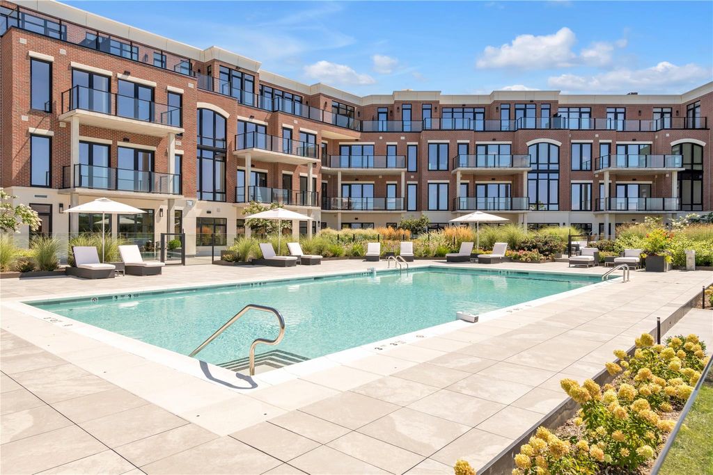 Photo of 10 Shore Road #Unit 107, Glenwood Landing, NY 11547 (MLS # 859687)