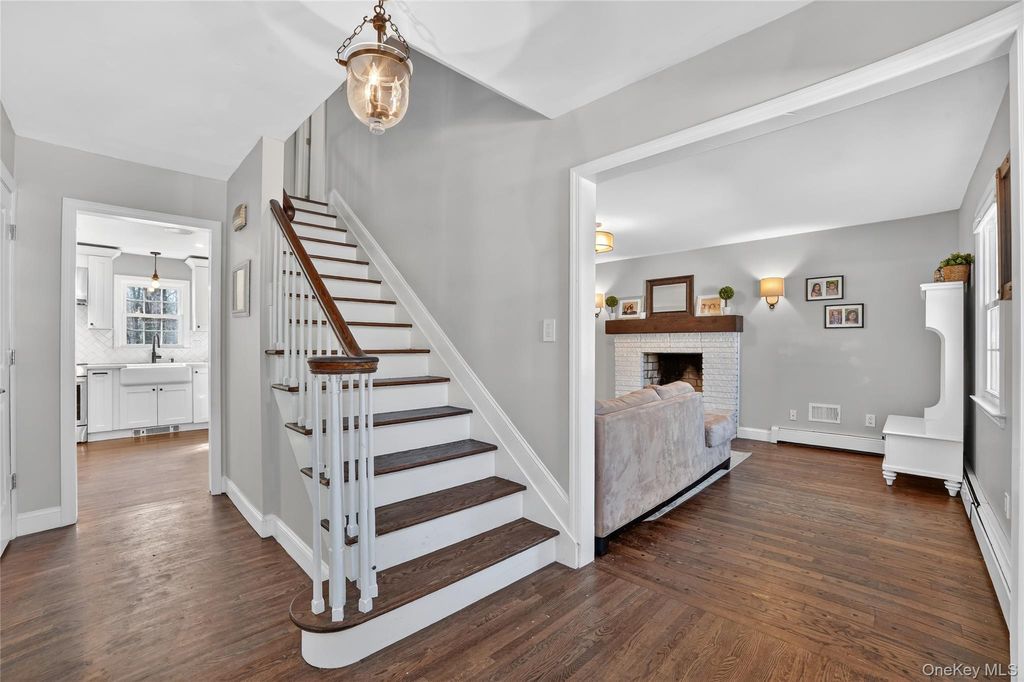 Photo of 9 Mohawk Lane, Yorktown Heights, NY 10598 (MLS # 975090)