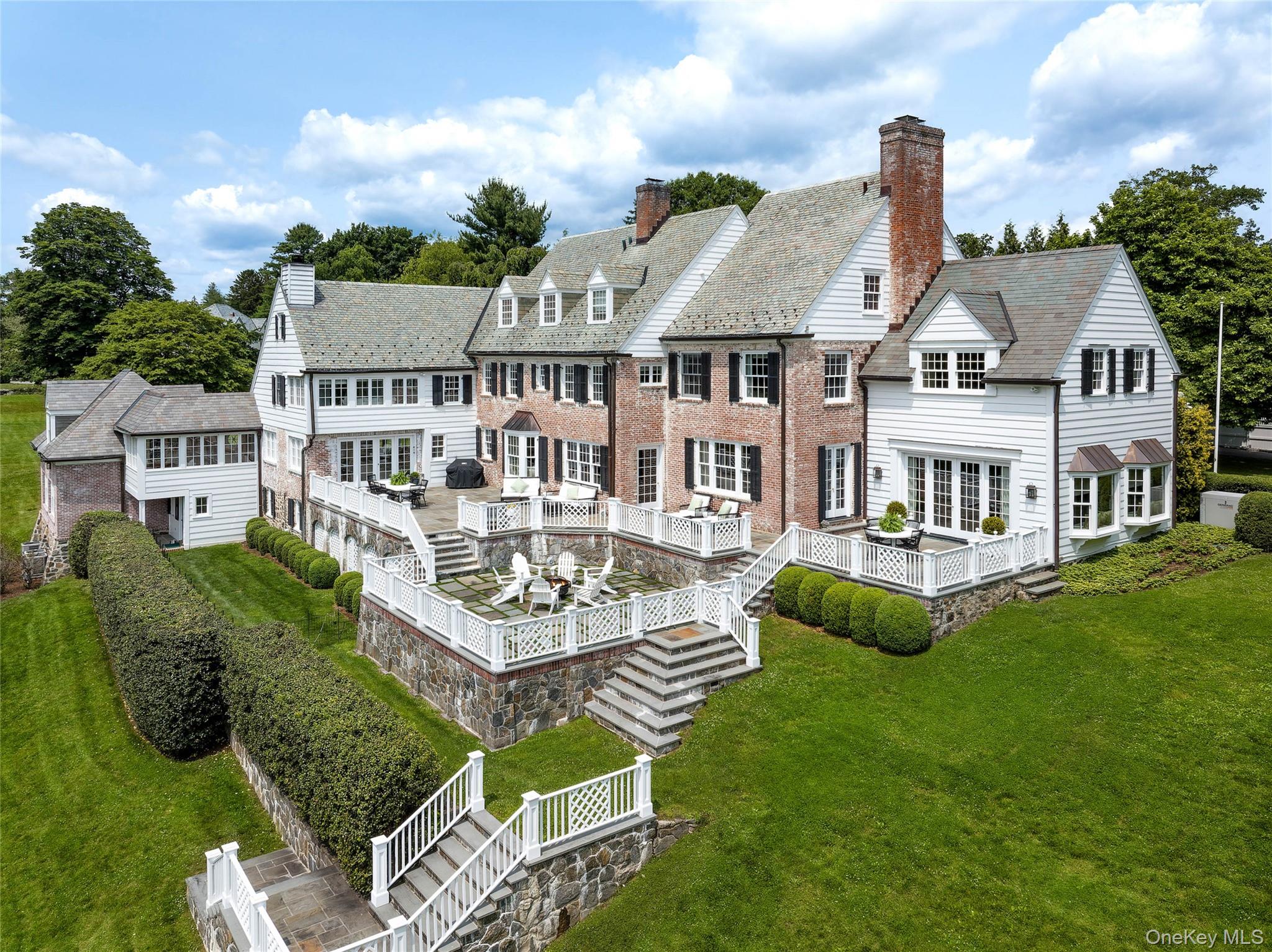 25 Hilltop Place