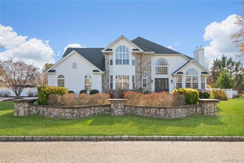 Homes For Sale - 2 Holly Court<br/> Miller Place, NY 11764