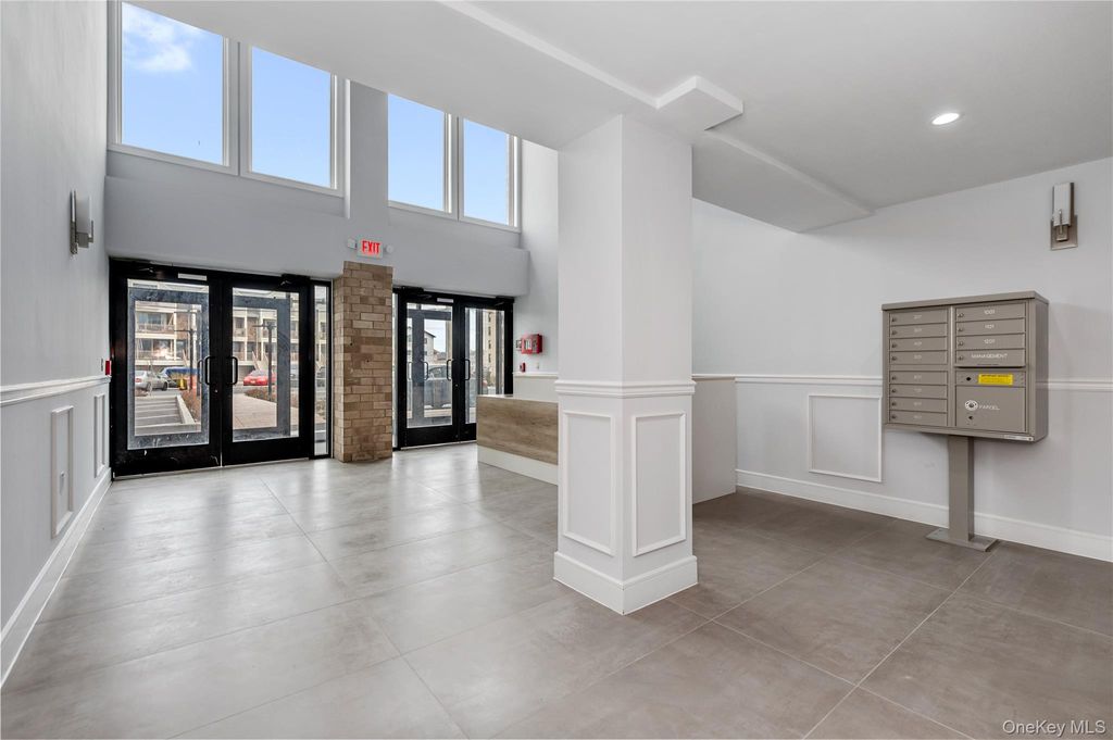 Photo of 50 W Broadway #1001, Long Beach, NY 11561 (MLS # 985231)