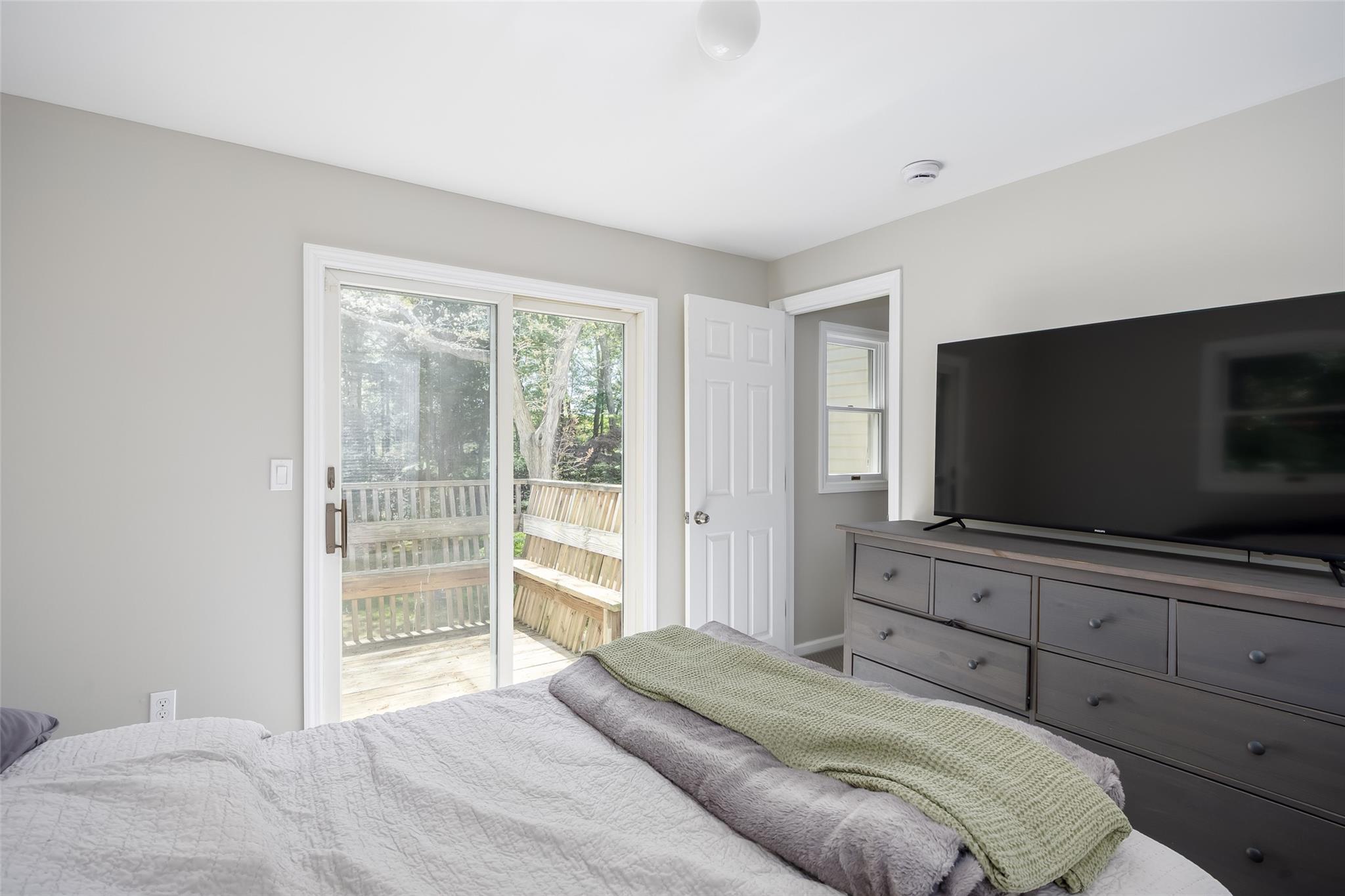 352 Gibbs Pond Road, Nesconset, New York image 27