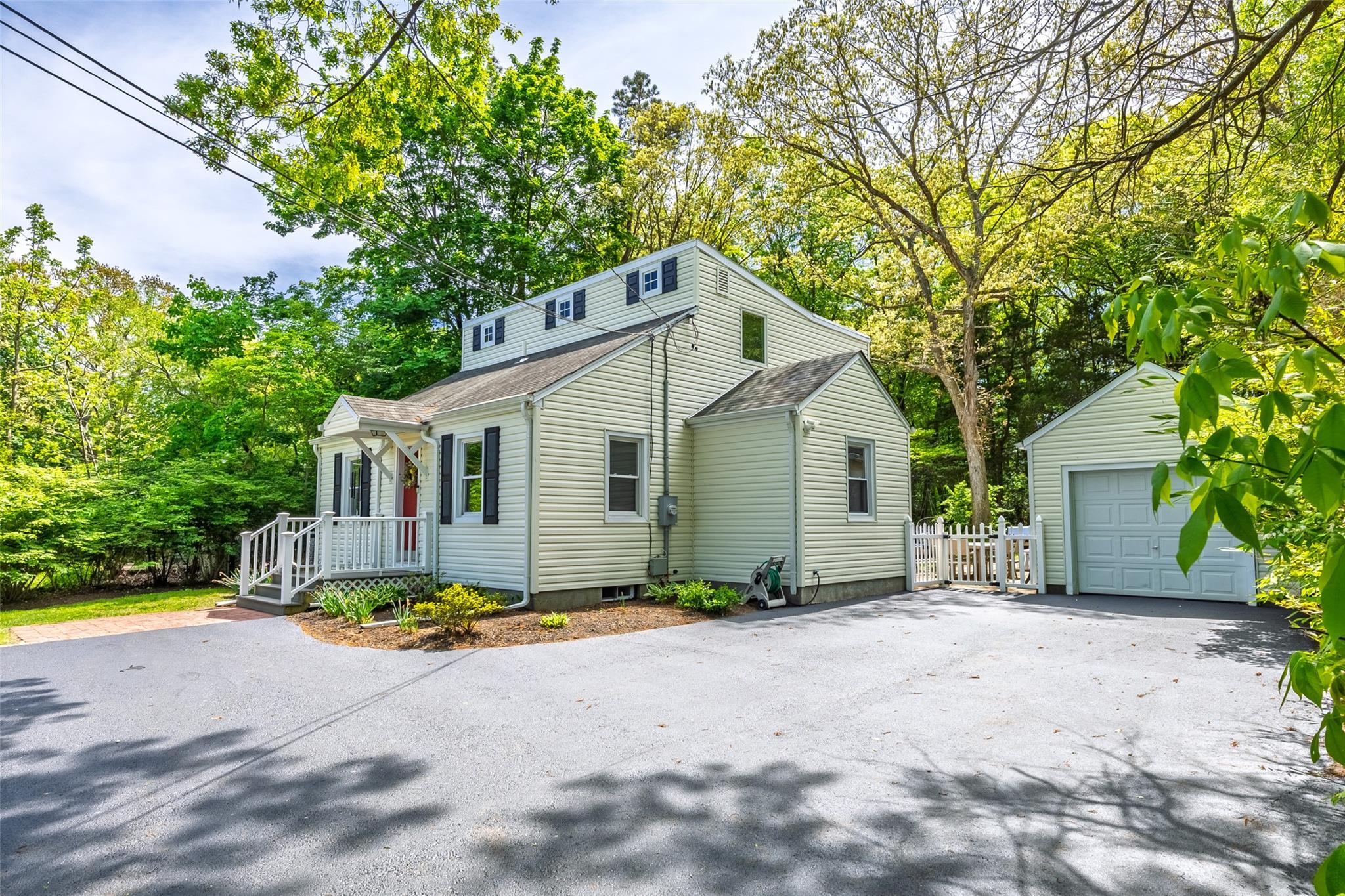 352 Gibbs Pond Road, Nesconset, New York image 4
