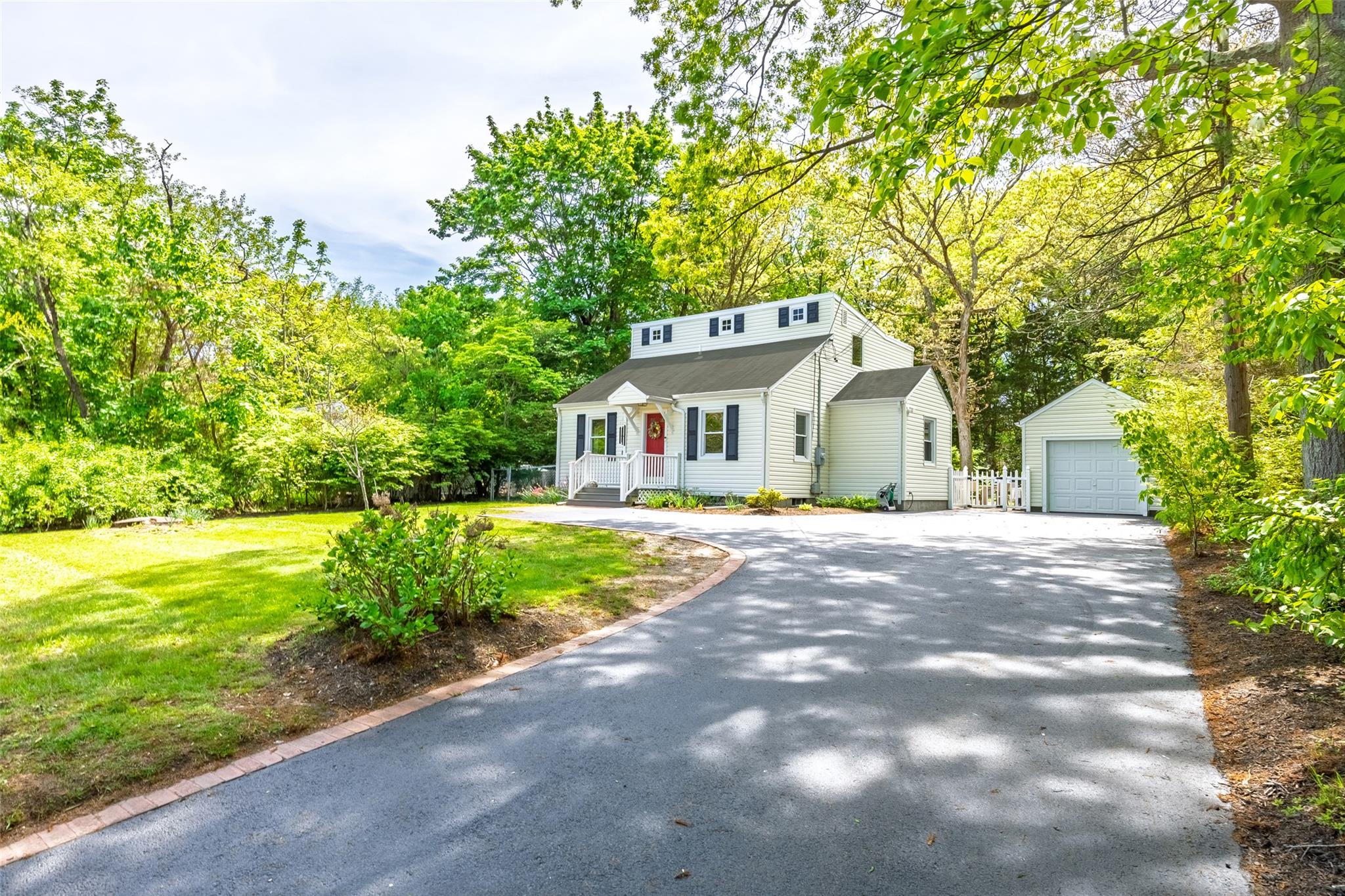 352 Gibbs Pond Road, Nesconset, New York image 1