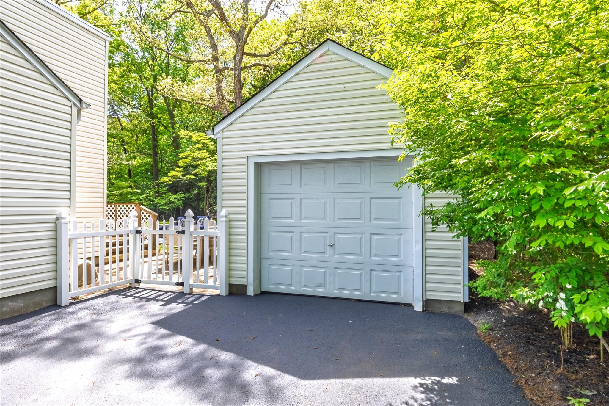 352 Gibbs Pond Road, Nesconset, New York image 5