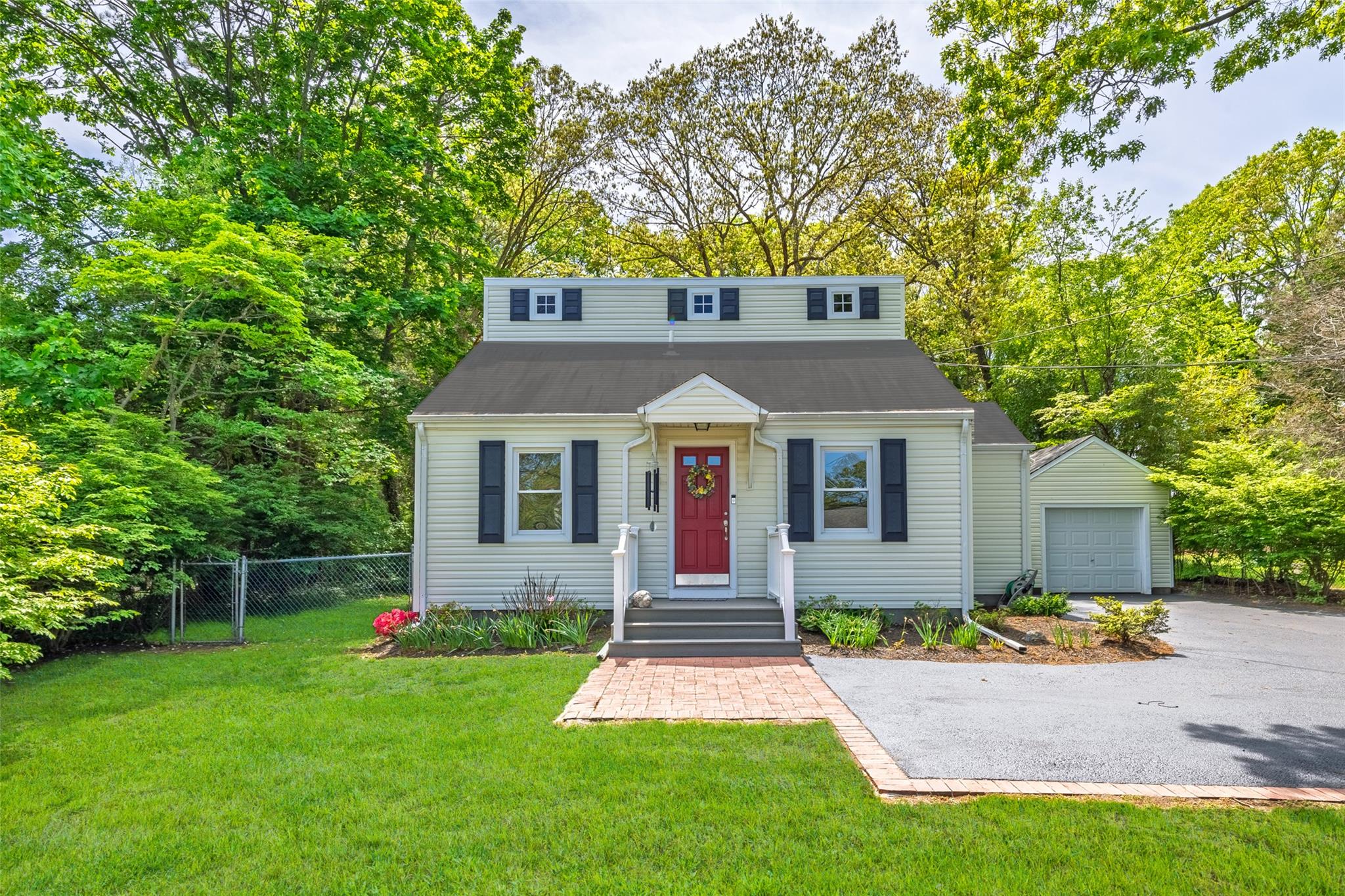 352 Gibbs Pond Road, Nesconset, New York image 2