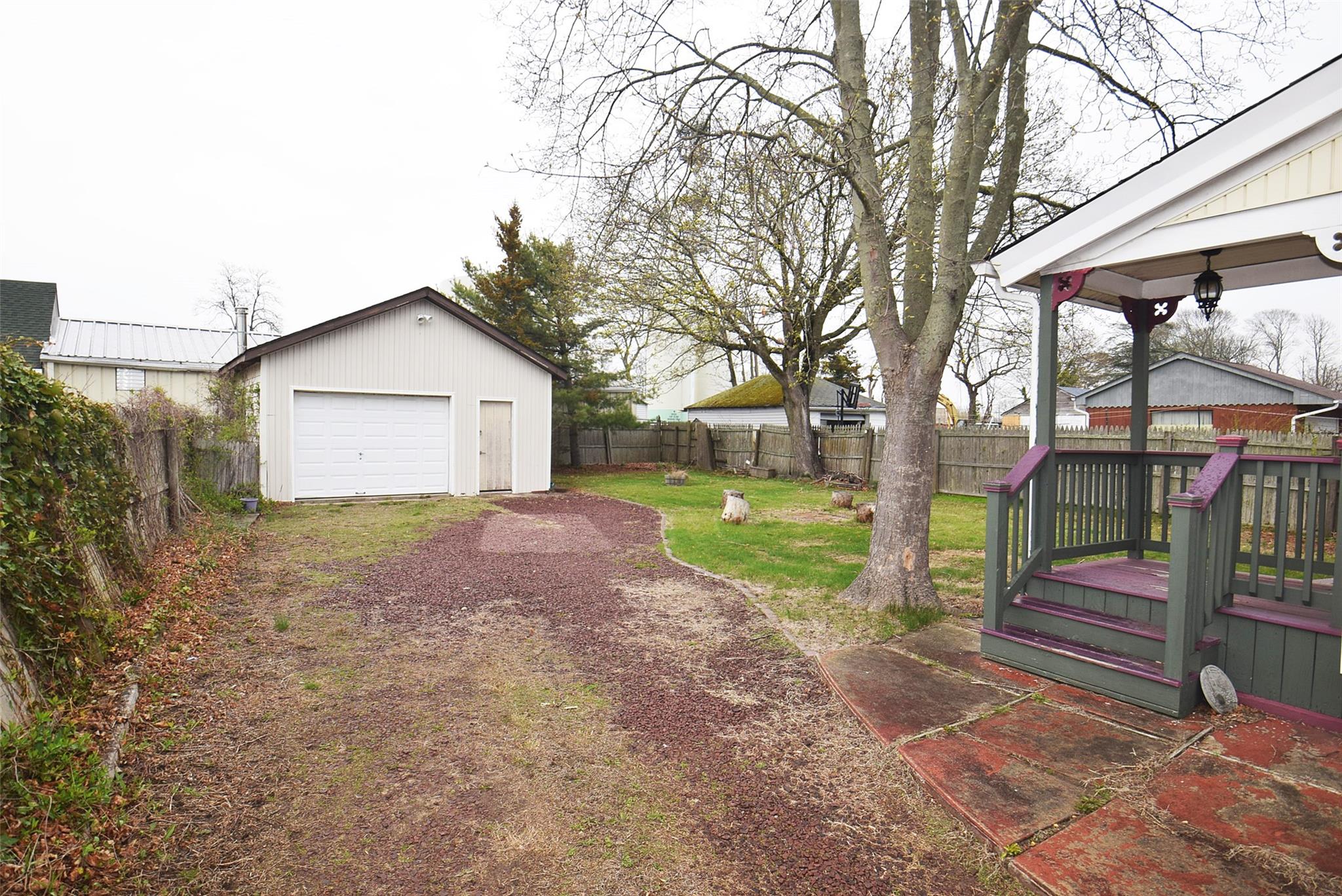 15 Edwards Street, Patchogue, New York image 25