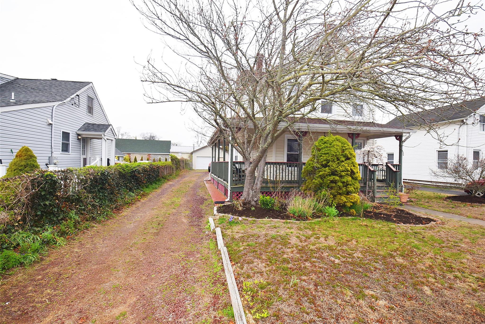 15 Edwards Street, Patchogue, New York image 2