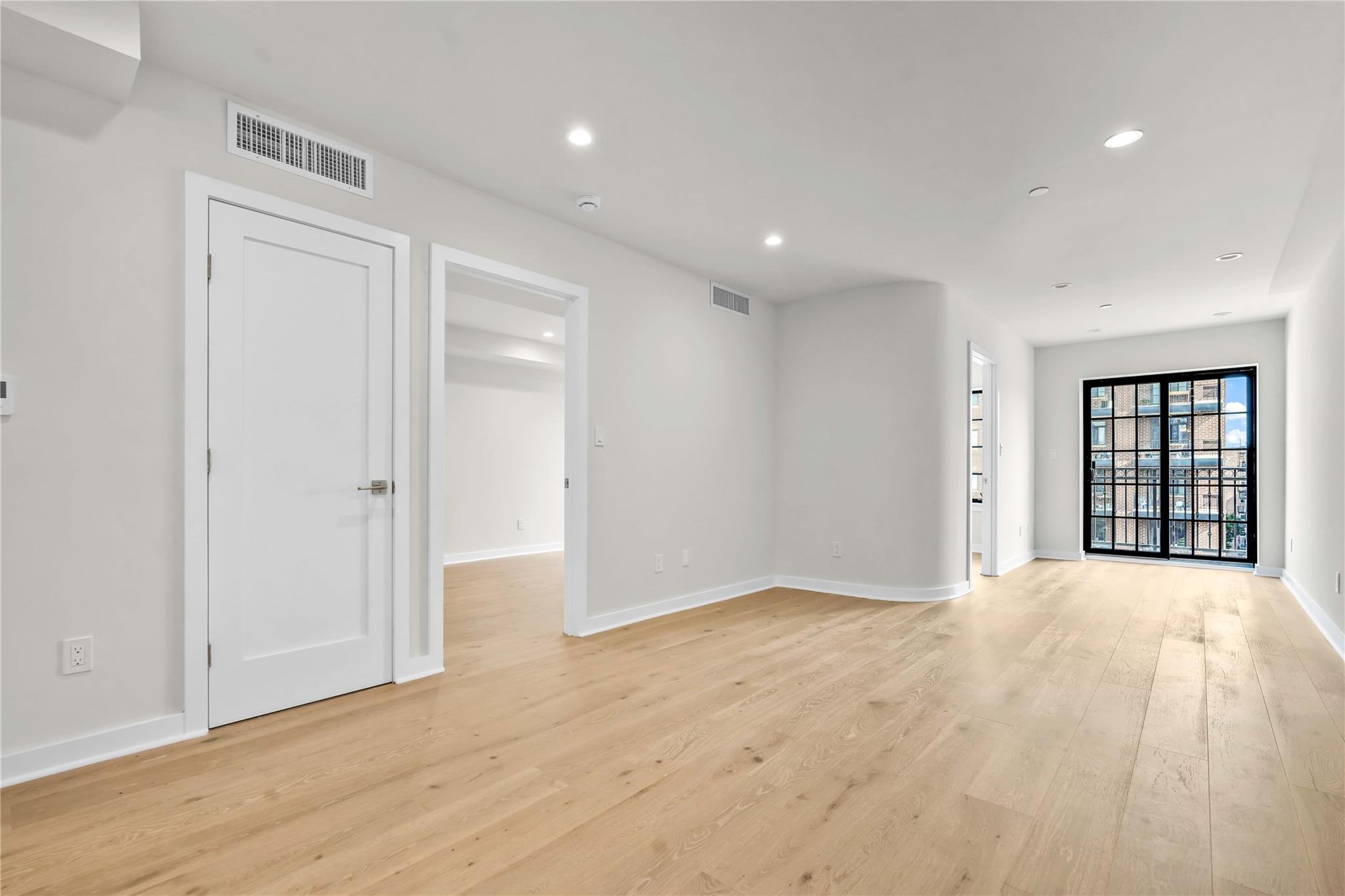 25-25 31 Avenue #3B, Astoria, New York image 3