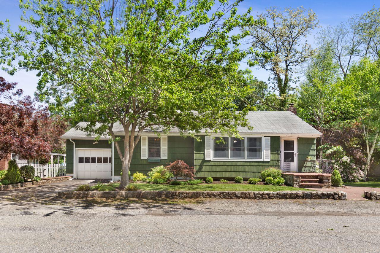 14 Constitution Drive, Cold Spring, New York image 1