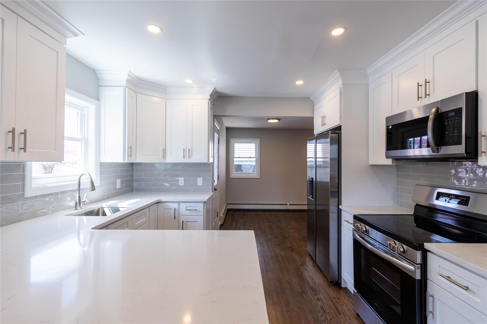 33 Veronica Lane, North Babylon, New York image 17