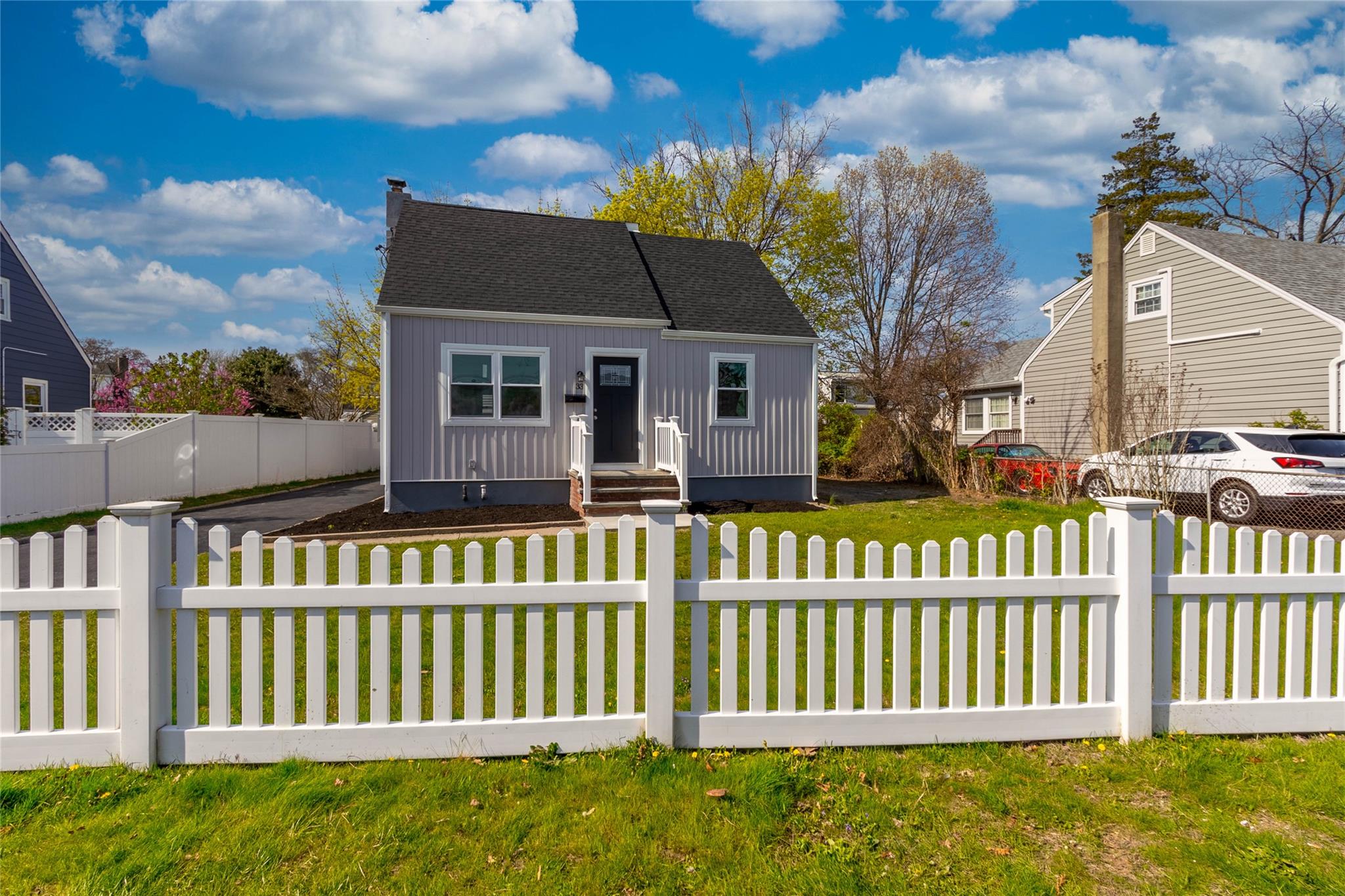 33 Veronica Lane, North Babylon, New York image 3