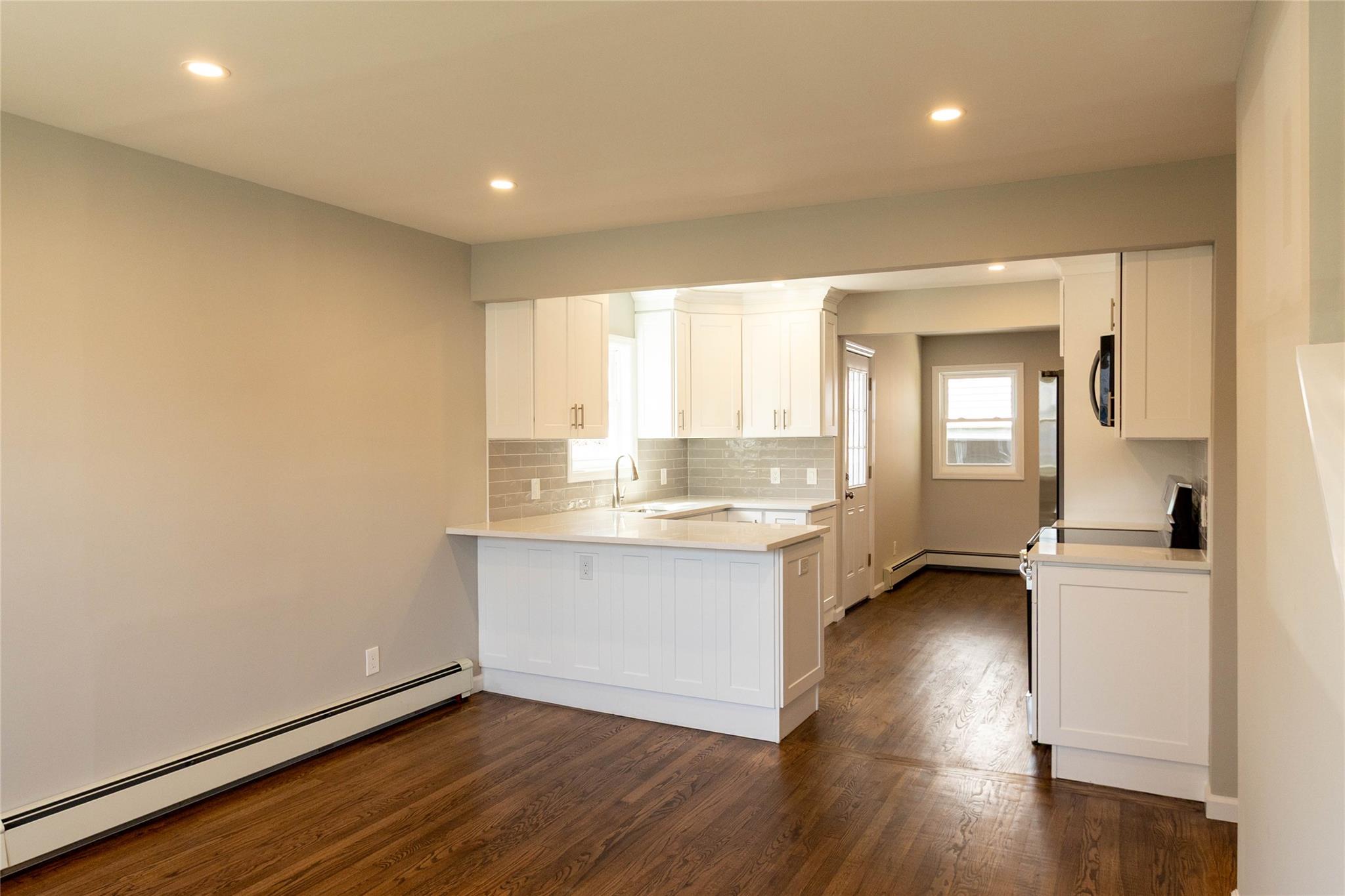 33 Veronica Lane, North Babylon, New York image 11