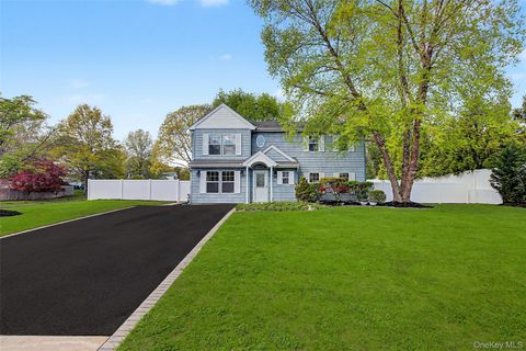 Homes For Sale - 6 Lyons Lane<br/> Coram, NY 11727