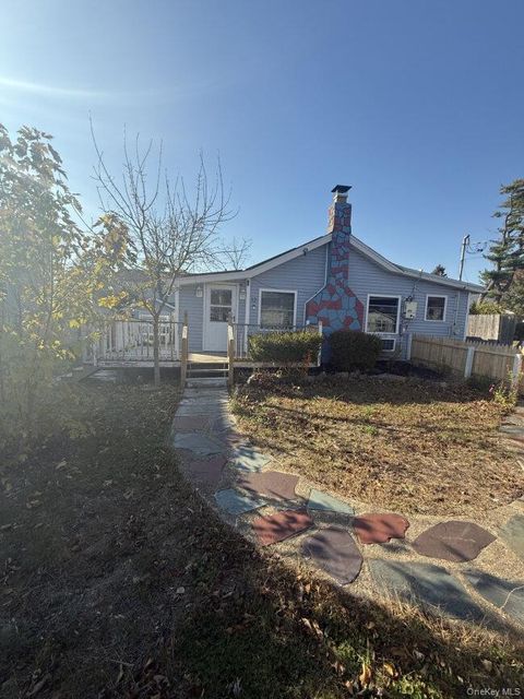 Photo of West Babylon, NY 11704 (MLS # 931312)