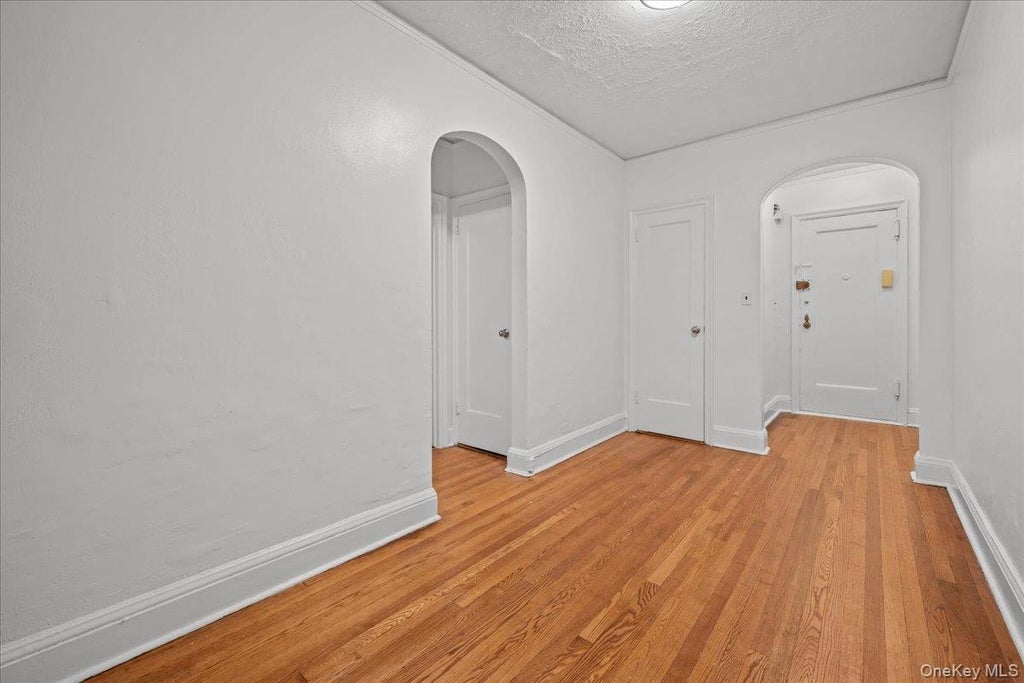Photo of 20 William Street #4F, Mount Vernon, NY 10552 (MLS # 1047915)