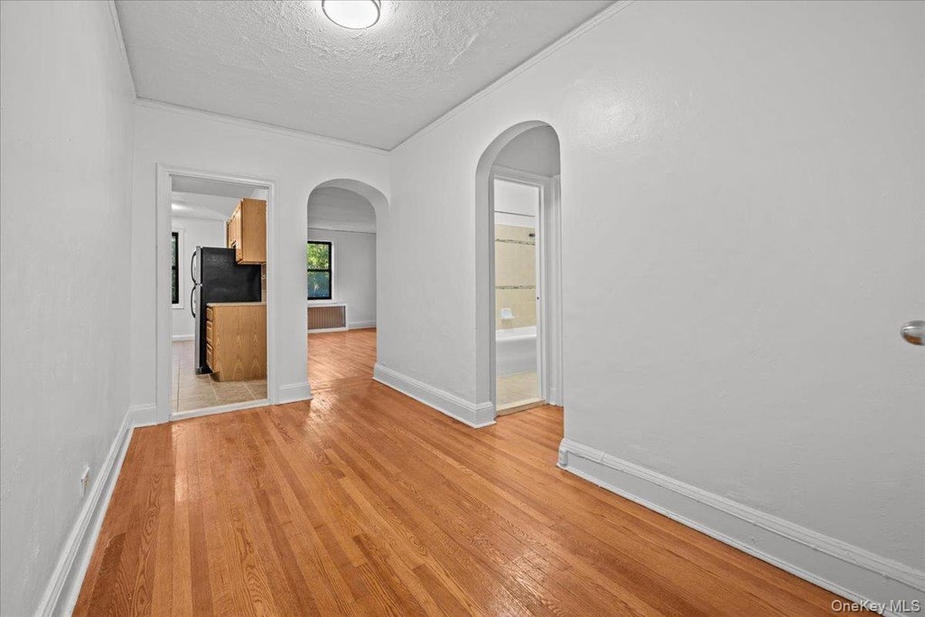 Photo of 20 William Street #4F, Mount Vernon, NY 10552 (MLS # 1047915)