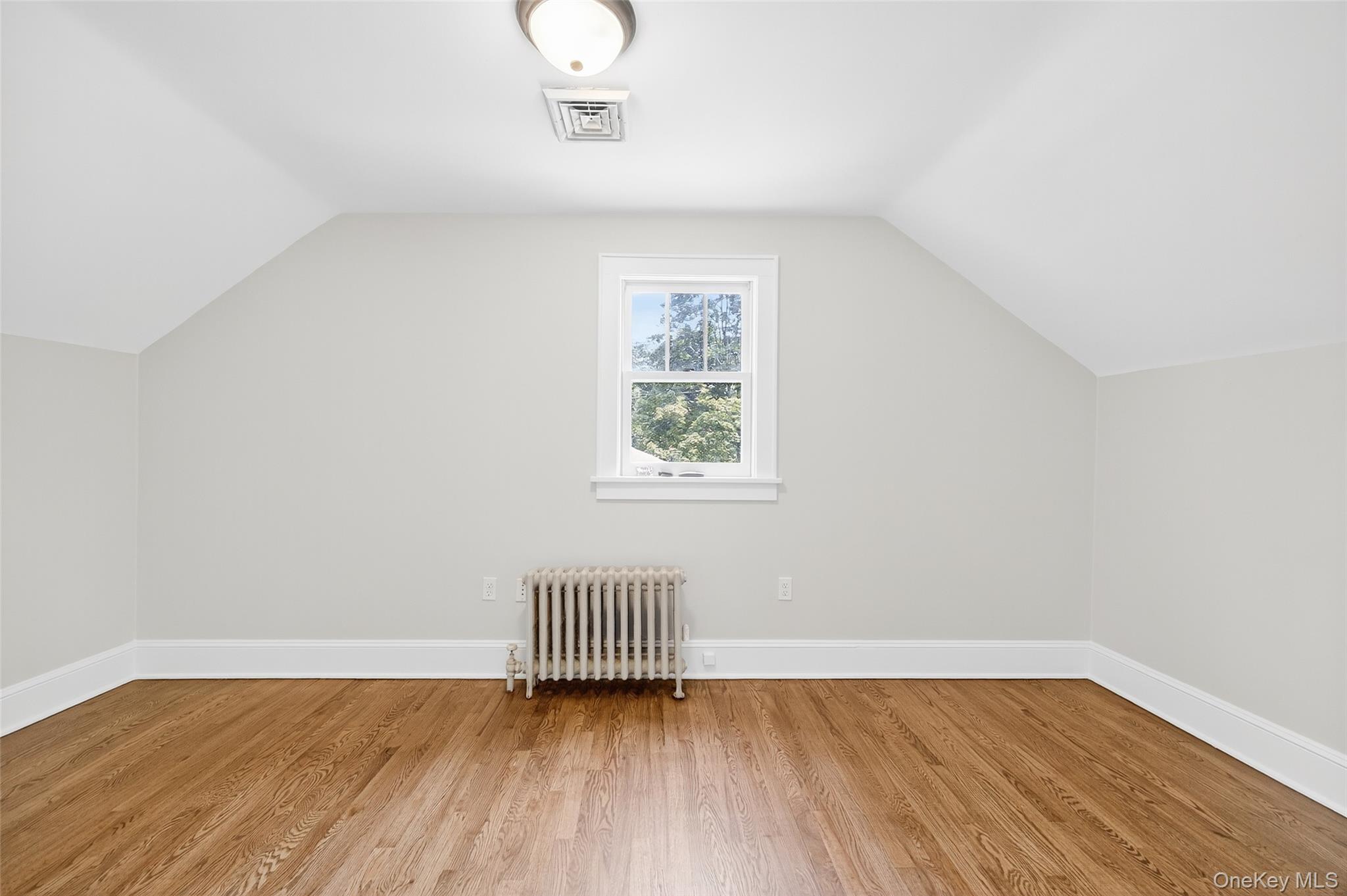 Beacon, New York 12508, United States, 5 Bedrooms Bedrooms, ,3 BathroomsBathrooms,Residential,Active,188865