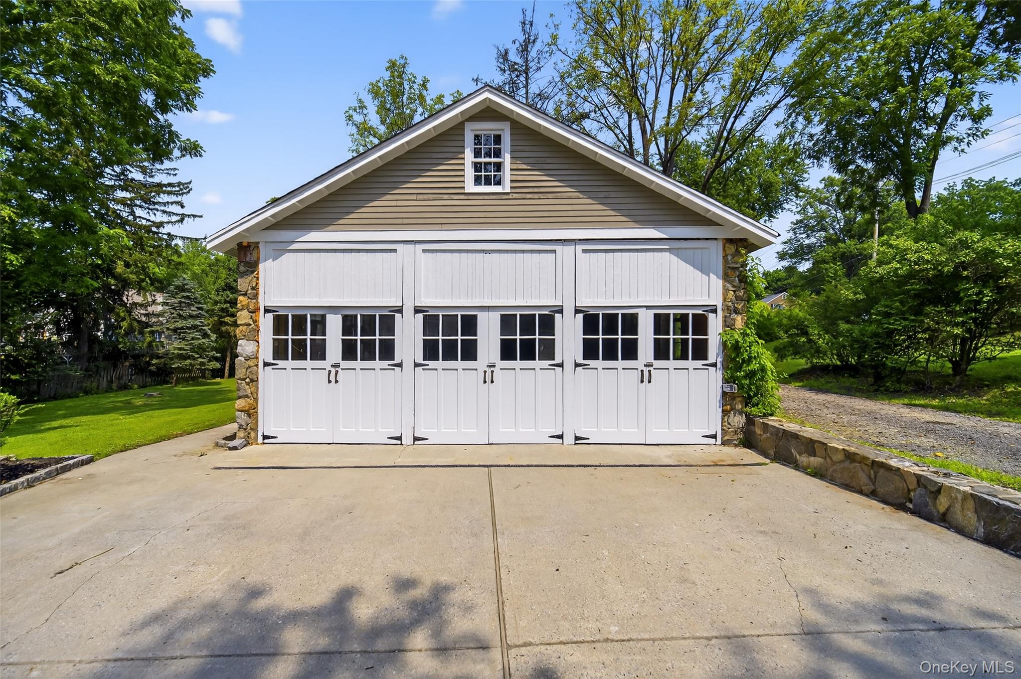 Beacon, New York 12508, United States, 5 Bedrooms Bedrooms, ,3 BathroomsBathrooms,Residential,Active,188865