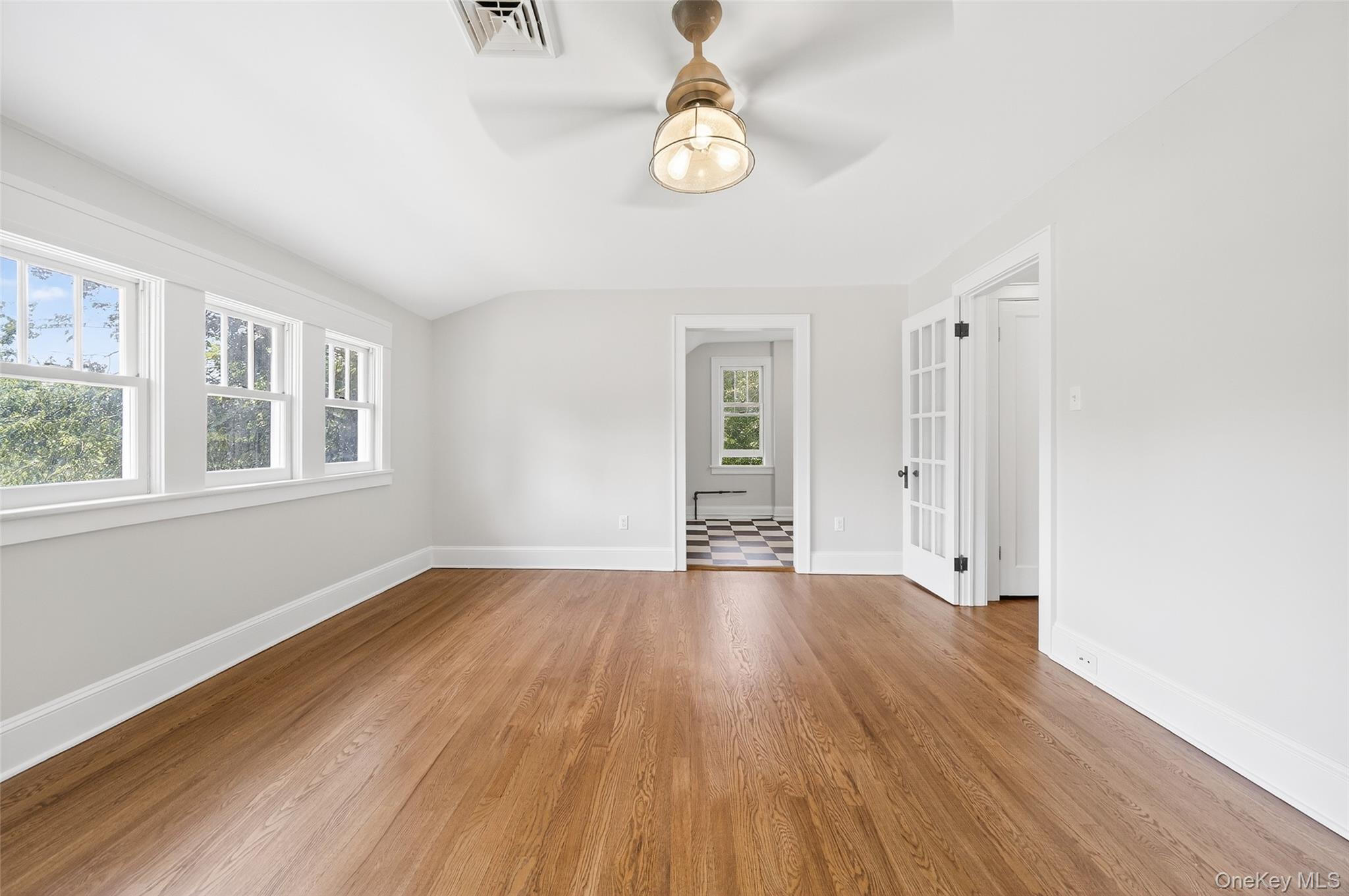 Beacon, New York 12508, United States, 5 Bedrooms Bedrooms, ,3 BathroomsBathrooms,Residential,Active,188865