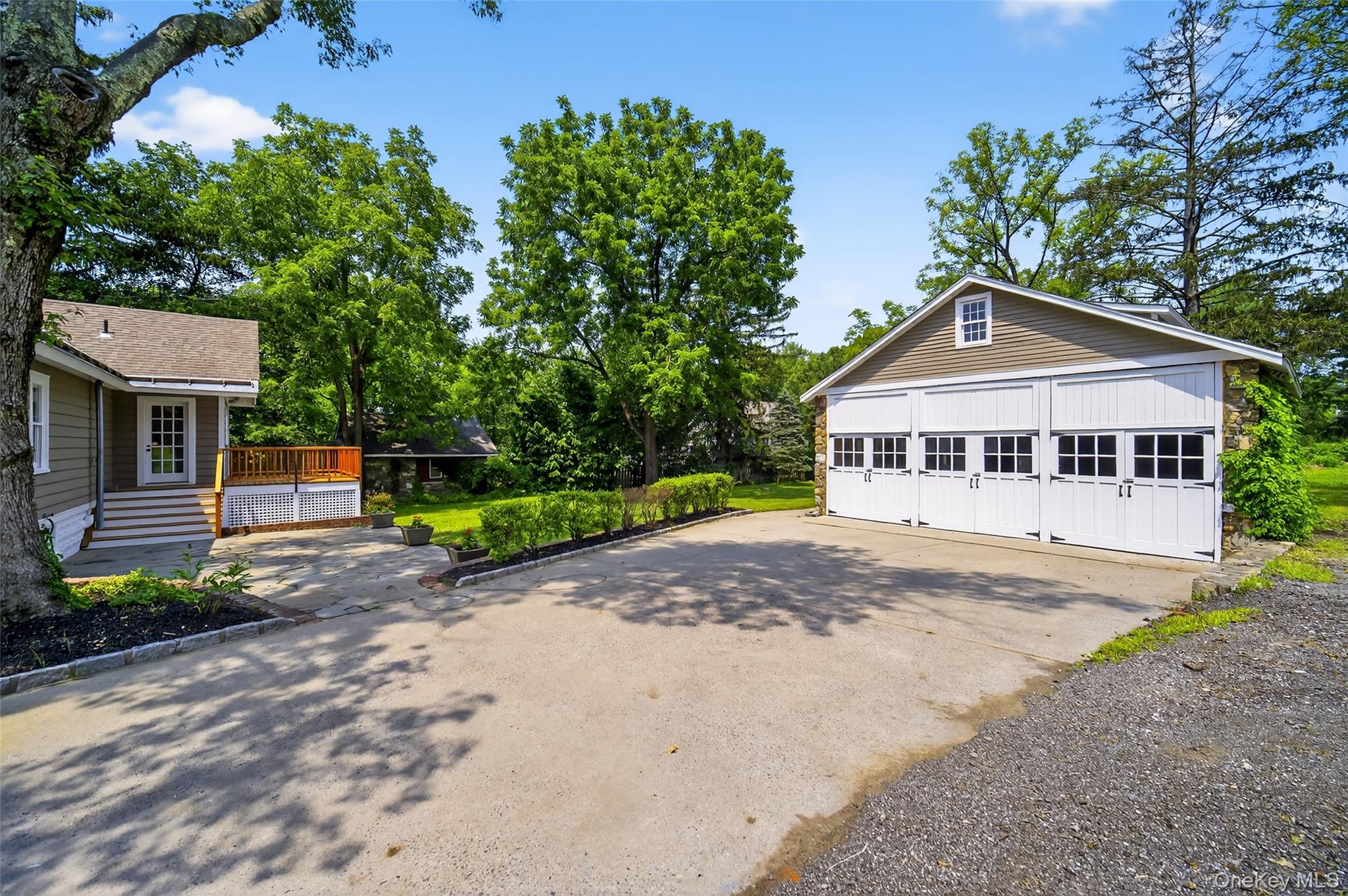 Beacon, New York 12508, United States, 5 Bedrooms Bedrooms, ,3 BathroomsBathrooms,Residential,Active,188865