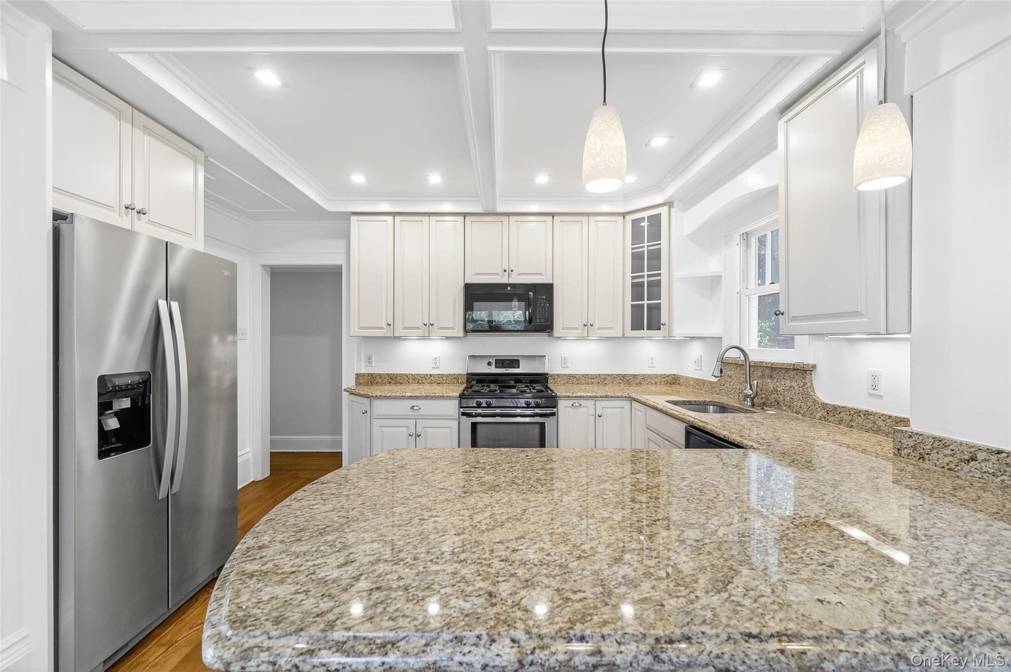 Beacon, New York 12508, United States, 5 Bedrooms Bedrooms, ,3 BathroomsBathrooms,Residential,Active,188865