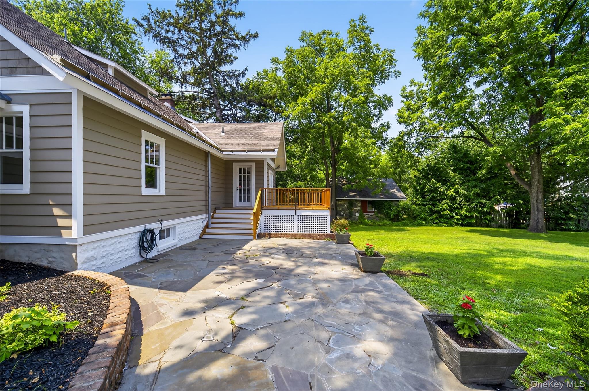 Beacon, New York 12508, United States, 5 Bedrooms Bedrooms, ,3 BathroomsBathrooms,Residential,Active,188865